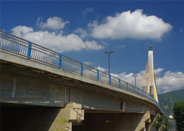 阿勒泰304不锈钢桥梁护栏：安全、耐用与美观的完美结合